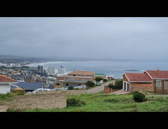 6 BEDROOM HOUSE FOR SALE IN MOSSEL BAY EXT 26